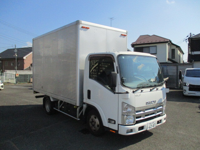 Isuzu ELF 2014