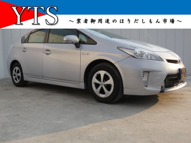 TOYOTA PRIUS 2012