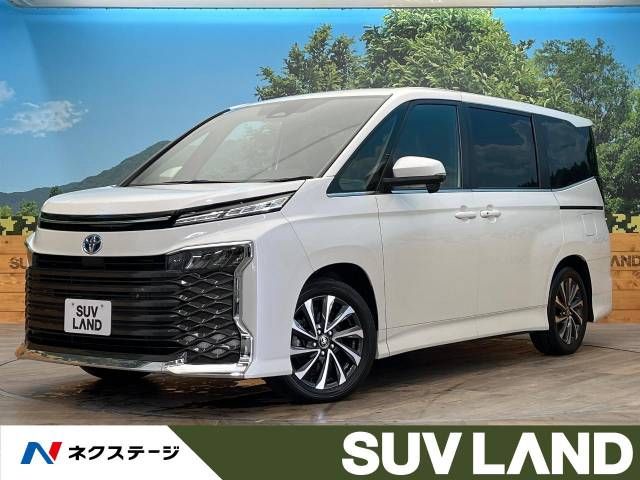 TOYOTA VOXY HYBRID 2022