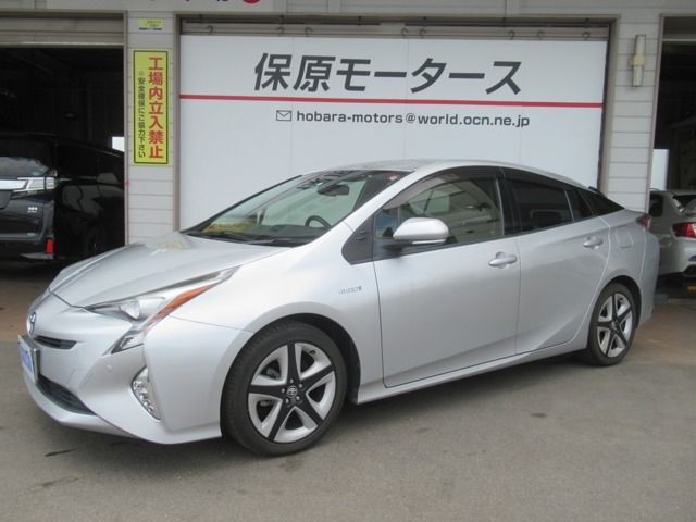 TOYOTA PRIUS 2016