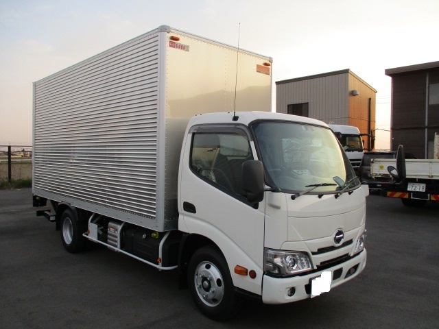 Hino DUTRO 2022