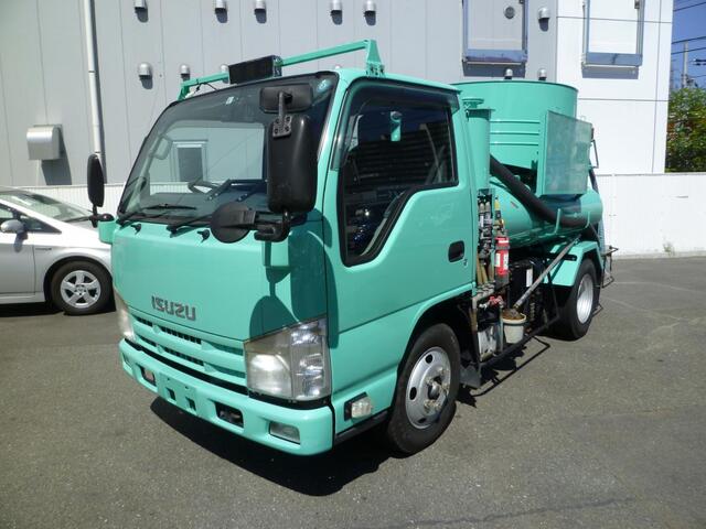 Isuzu ELF 2011