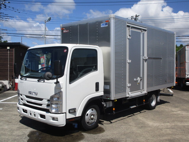 Isuzu ELF 2017