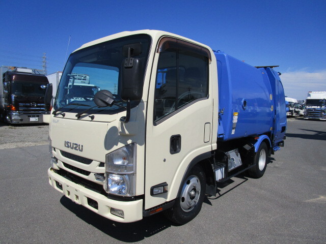 Isuzu ELF 2015