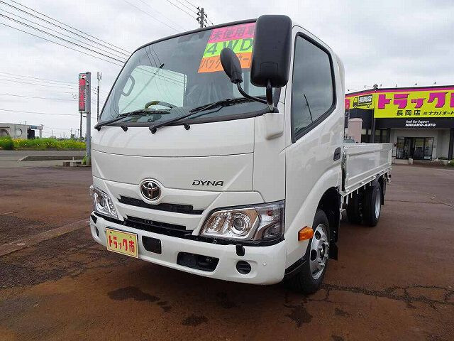 Toyota DYNA 2024