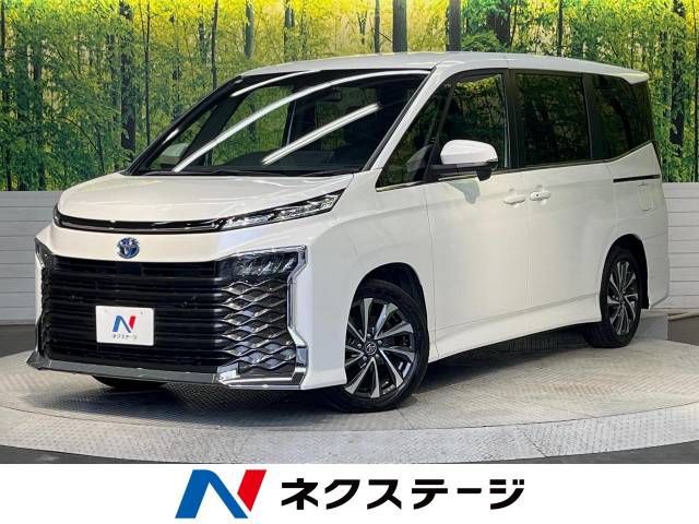 TOYOTA VOXY HYBRID 2022