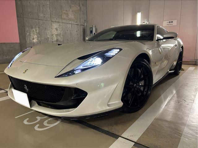 FERRARI 812 Superfast 2020