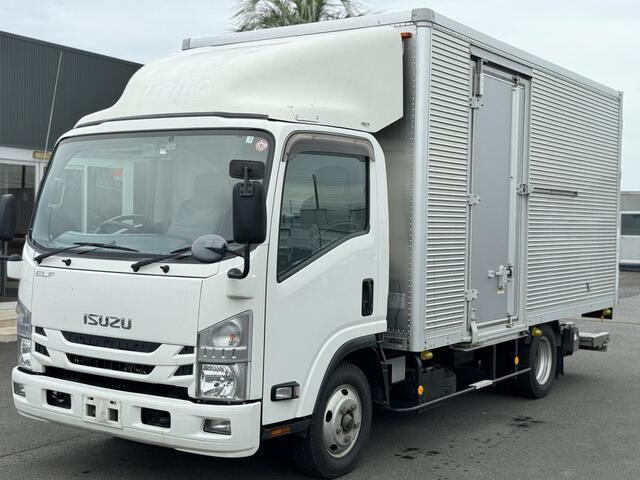 Isuzu ELF 2019