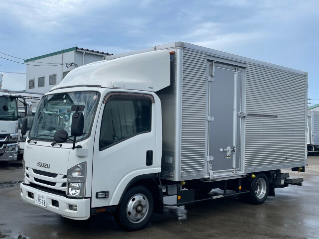 Isuzu ELF 2018