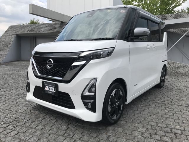 NISSAN ROOX 2021