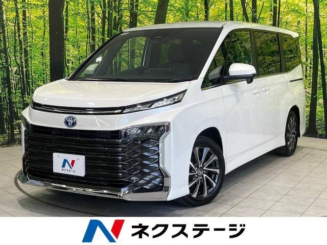 TOYOTA VOXY HYBRID 2022