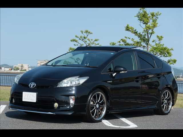 TOYOTA PRIUS 2013