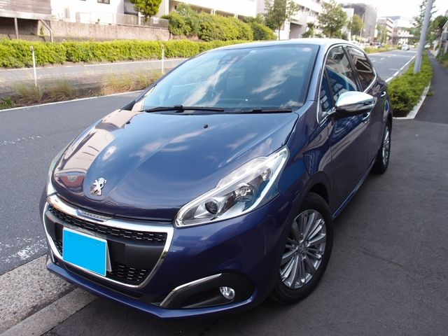 PEUGEOT 208 2015