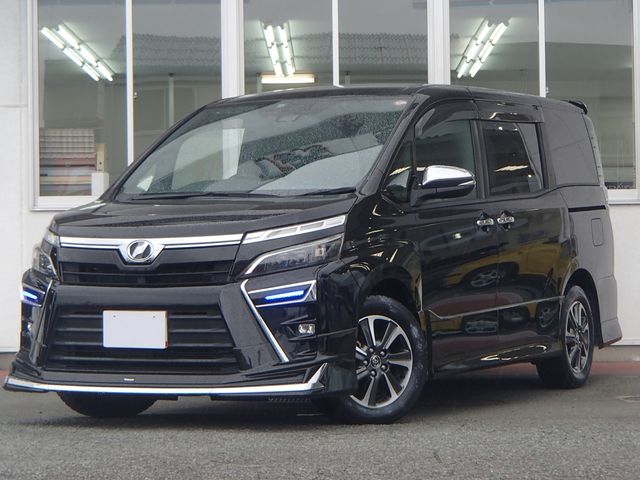 TOYOTA VOXY 2018