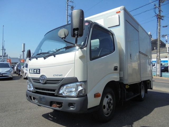 TOYOTA DYNA 2018