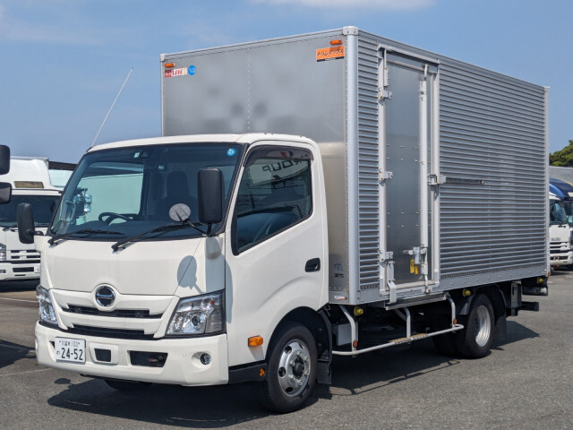 Hino DUTRO 2022