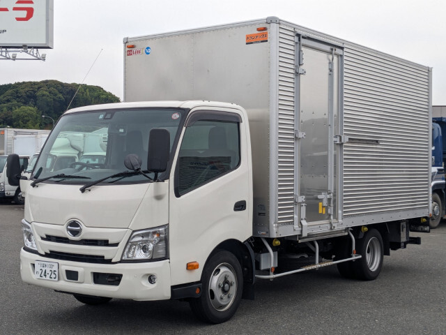 Hino DUTRO 2022