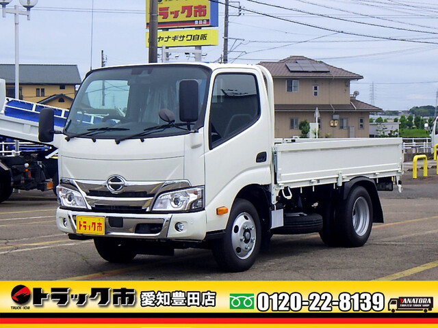 Hino DUTRO 2023