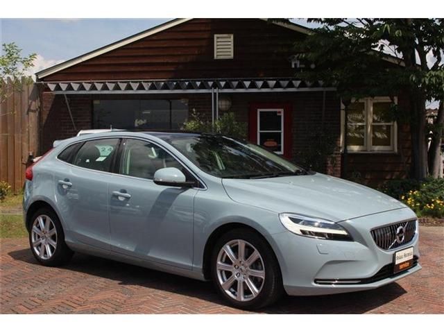 VOLVO V40 2019