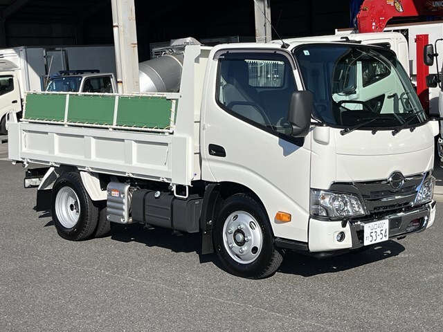 Hino DUTRO 2023