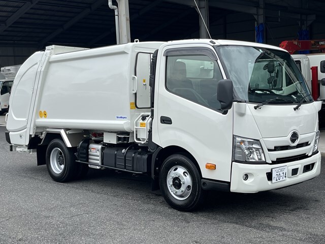 Hino DUTRO 2023