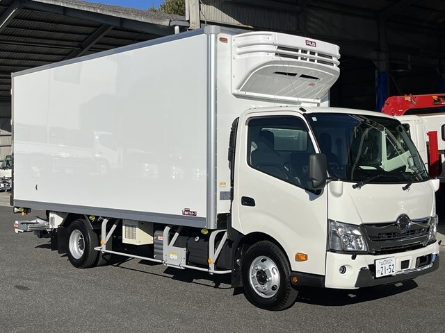 Hino DUTRO 2023