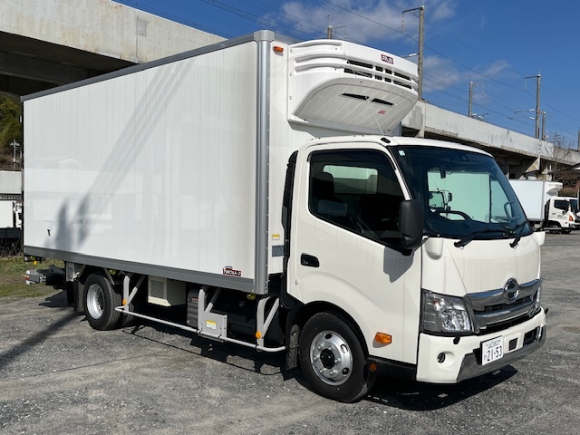 Hino DUTRO 2023