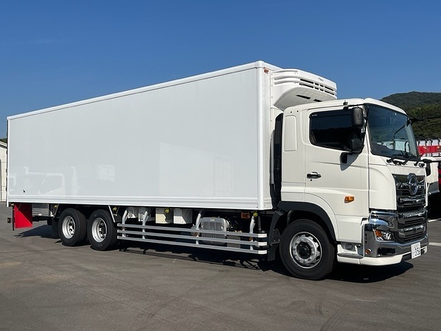 Hino PROFIA 2023