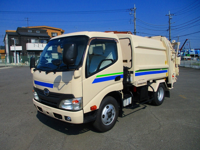 Hino DUTRO 2013