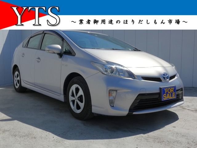 TOYOTA PRIUS 2014