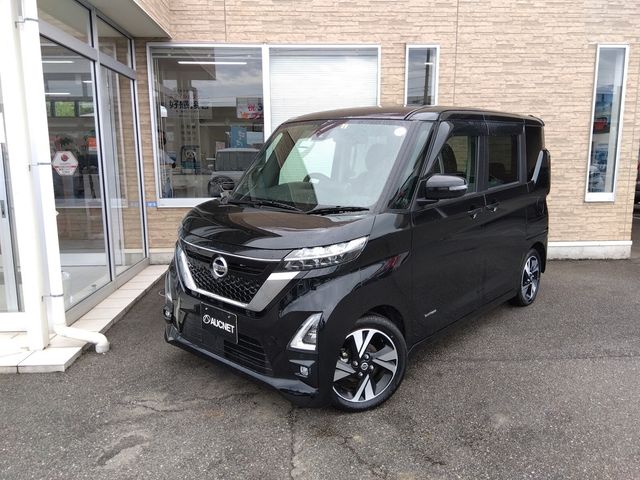 NISSAN ROOX 2023