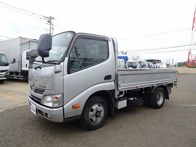 Hino DUTRO 2015