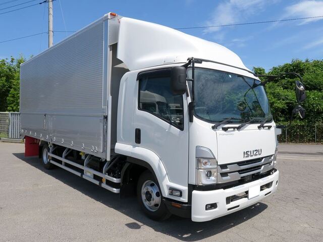 Isuzu FORWARD 2023