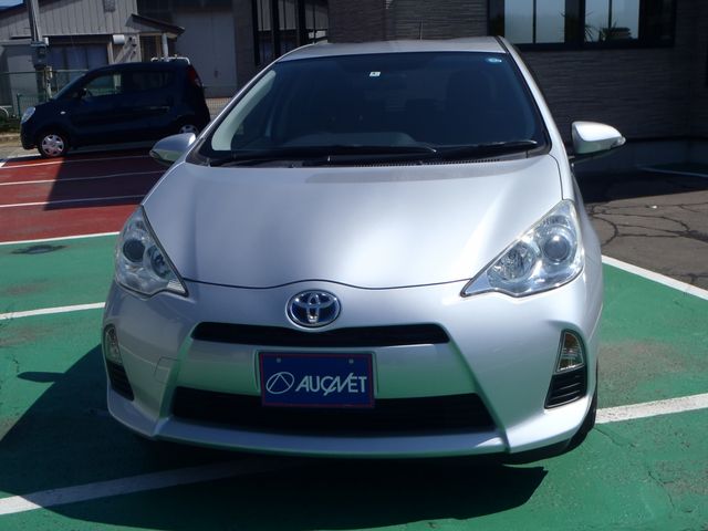 TOYOTA AQUA 2012