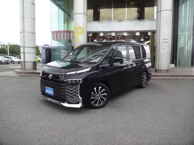 TOYOTA VOXY 2023