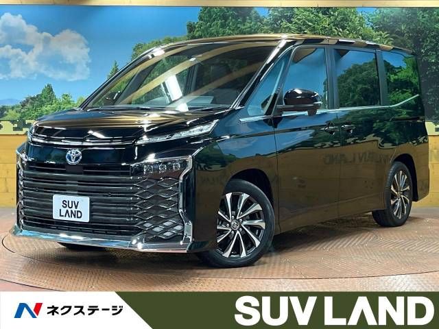 TOYOTA VOXY HYBRID 2022