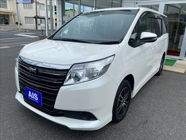 TOYOTA NOAH 2015