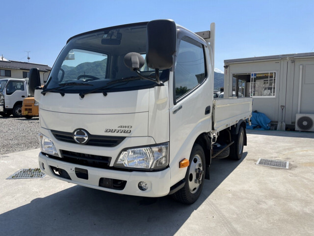 Hino DUTRO 2017