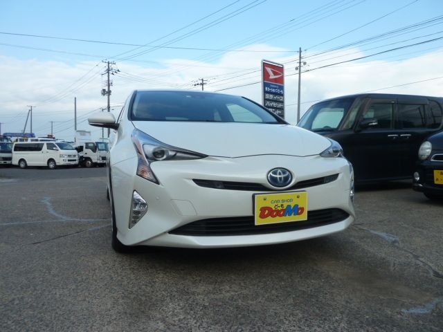 TOYOTA PRIUS 4WD 2018