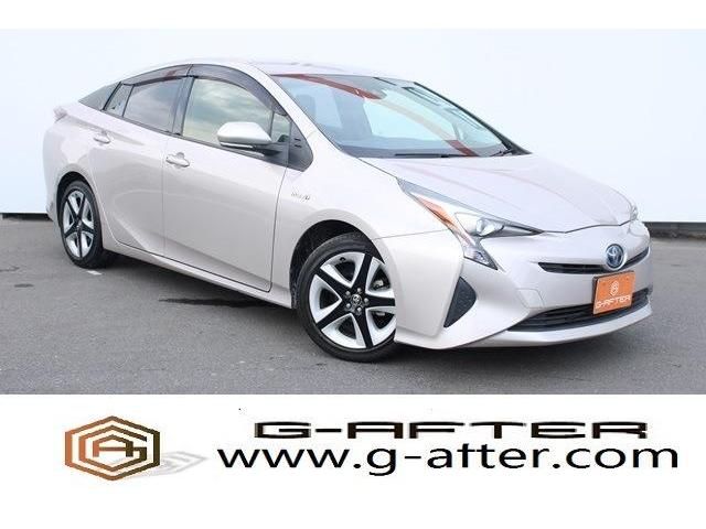 TOYOTA PRIUS 2016