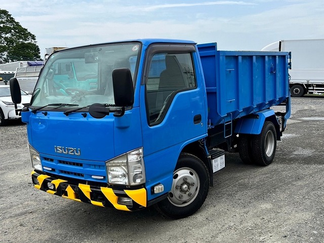 Isuzu ELF 2011