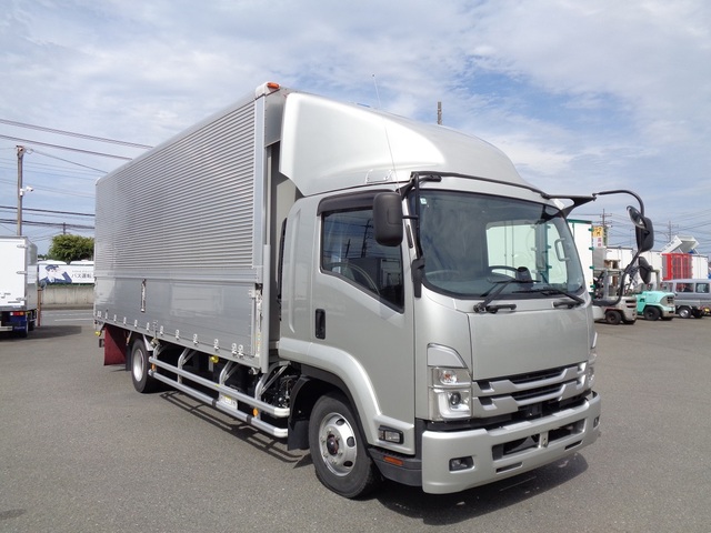 Isuzu FORWARD 2021