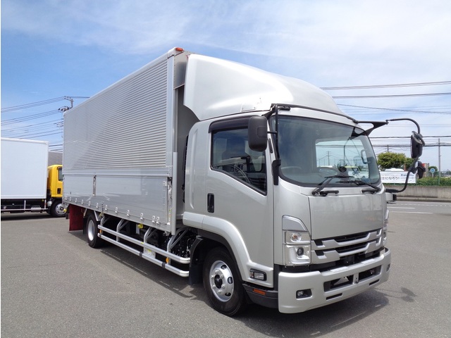 Isuzu FORWARD 2021