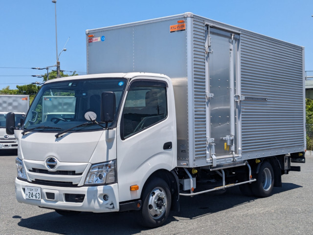 Hino DUTRO 2022