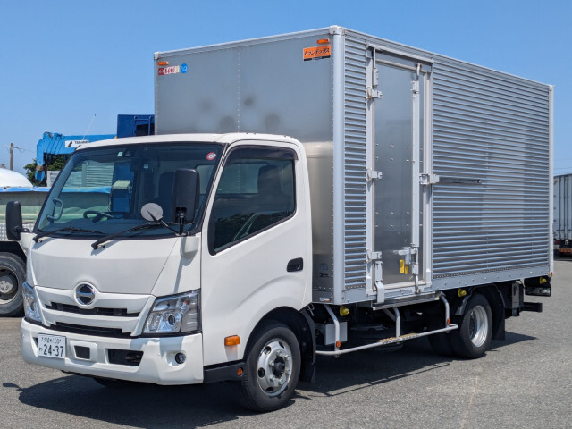 Hino DUTRO 2022