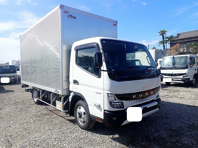 Mitsubishi CANTER 2023