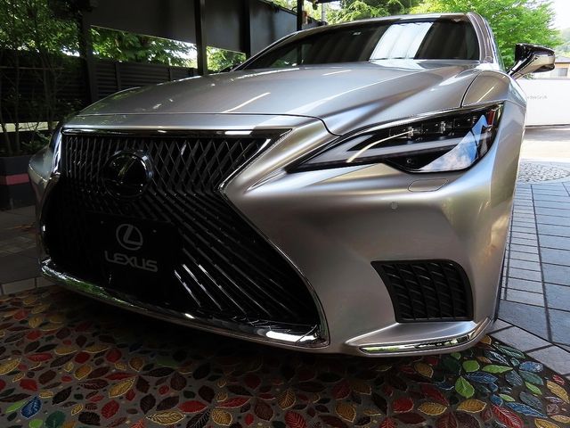 TOYOTA LEXUS LS500h 4WD 2021