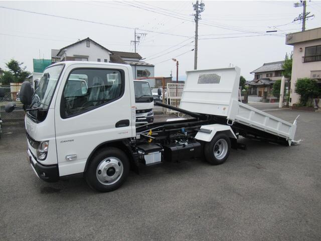 Mitsubishi CANTER 2024