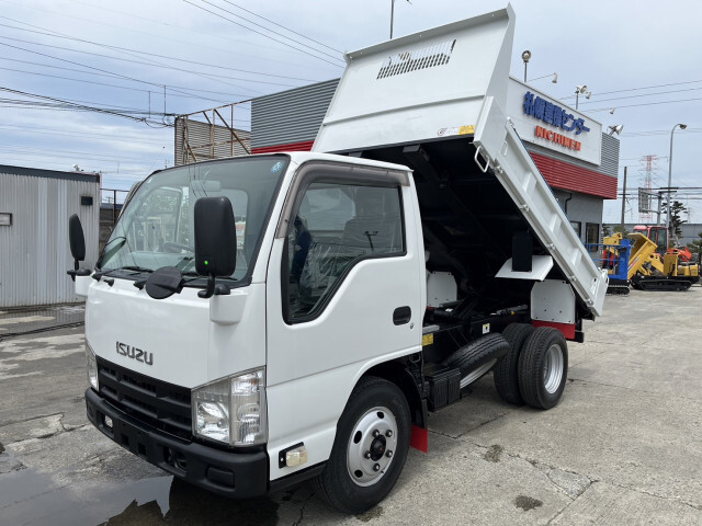 Isuzu ELF 2013