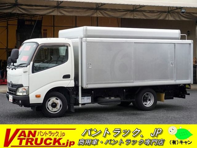 TOYOTA DYNA 2013